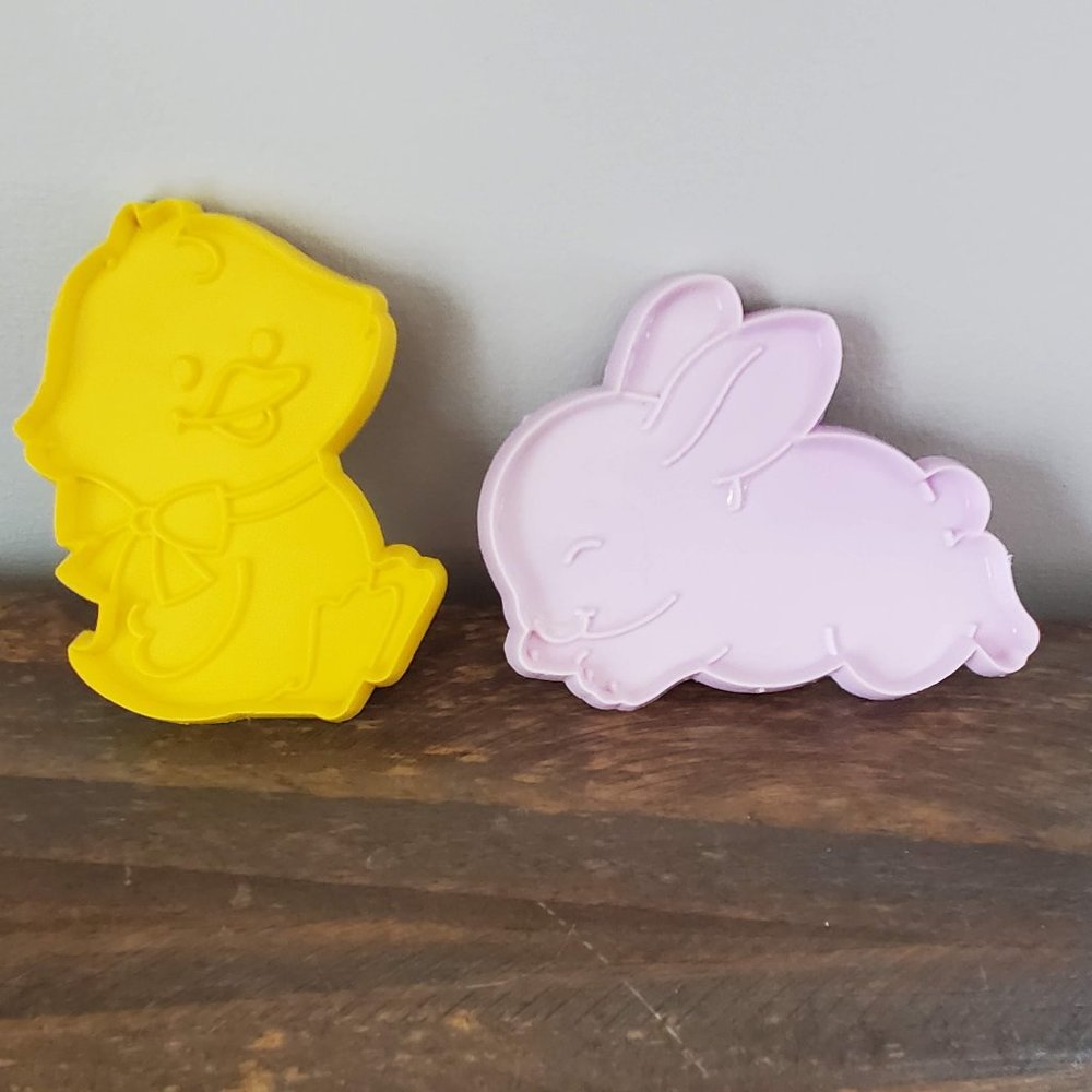 Vintage Hallmark 1982 Easter Bunny & Duck Cookie Cutters
